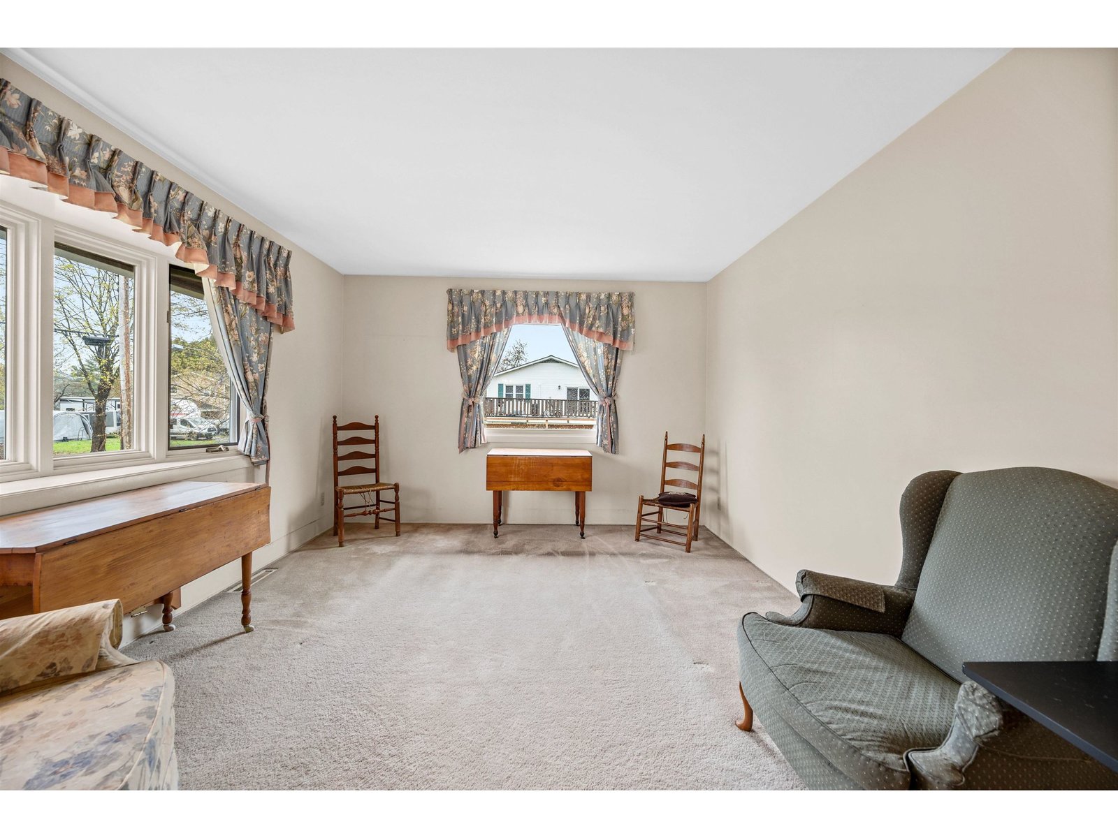 11 Ledge Drive