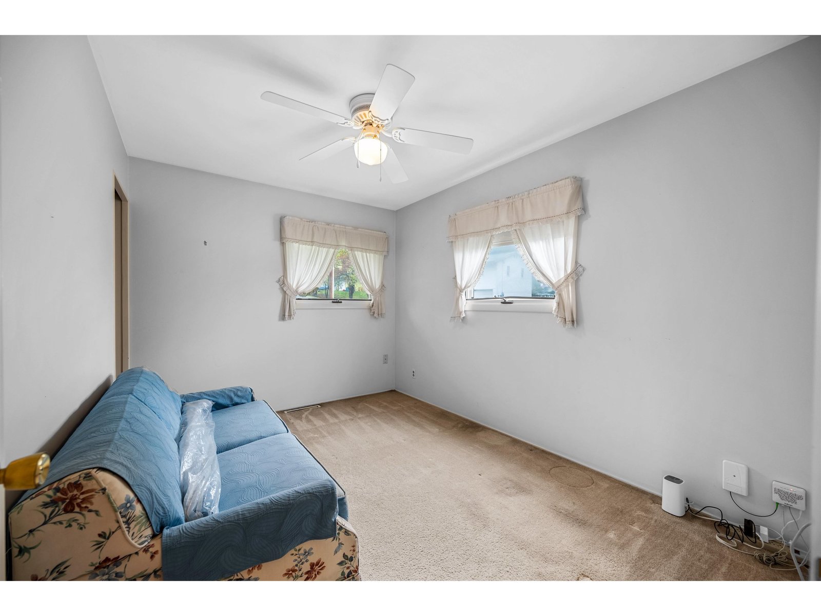11 Ledge Drive