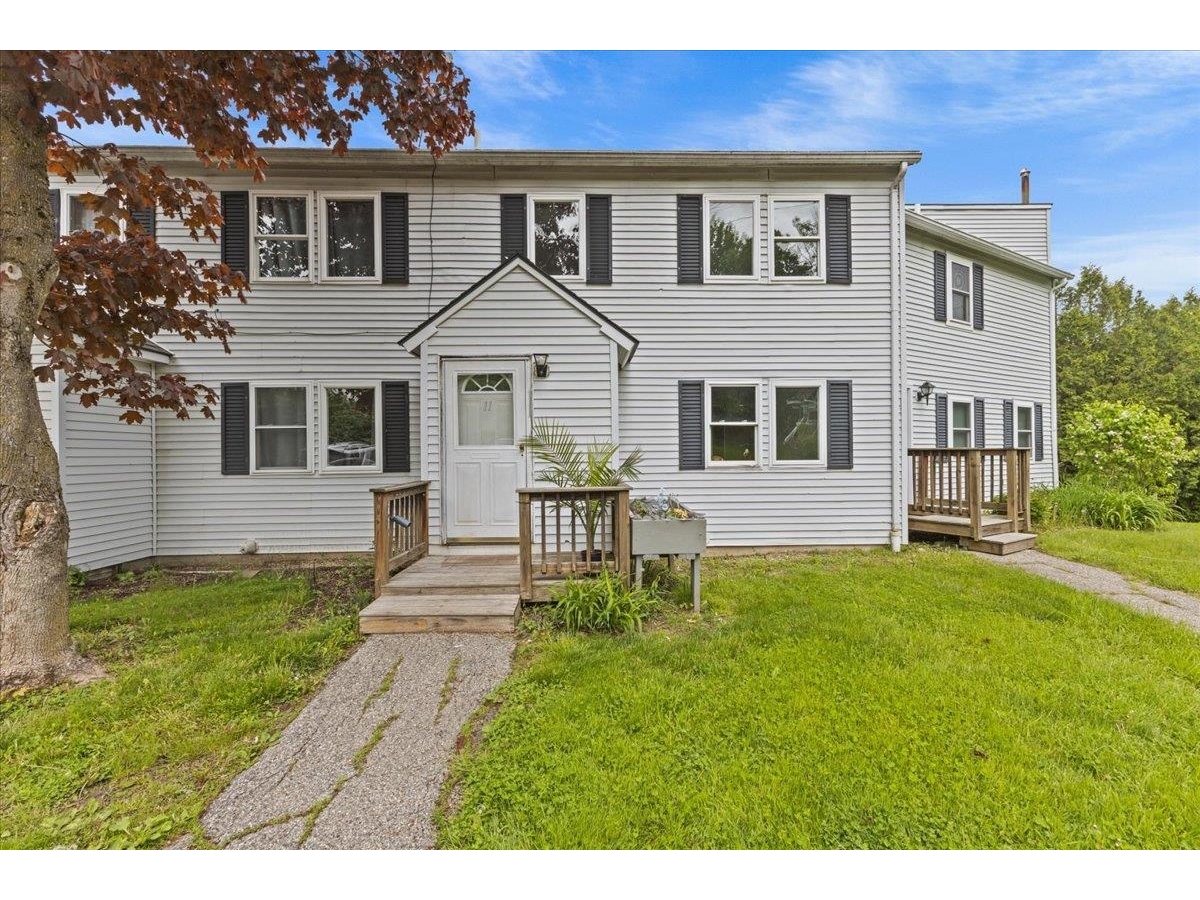 11 Ledgewood Court, Middlebury