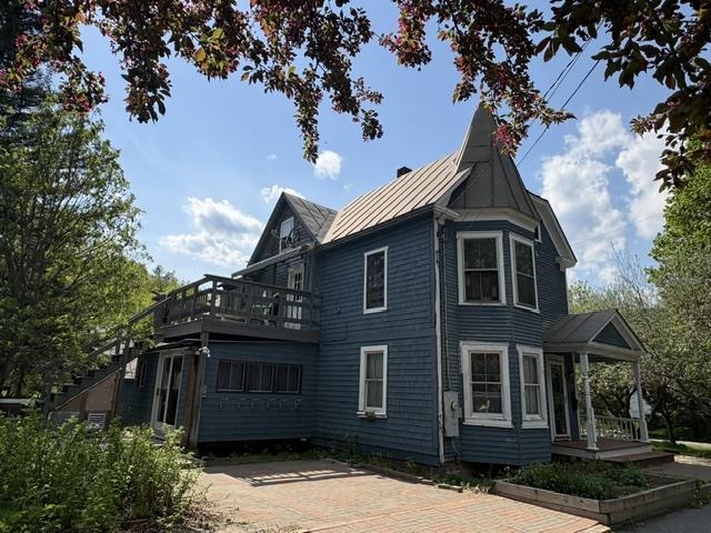 11 Maple Street