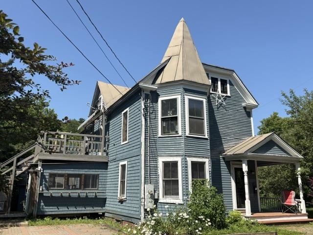 11 Maple Street