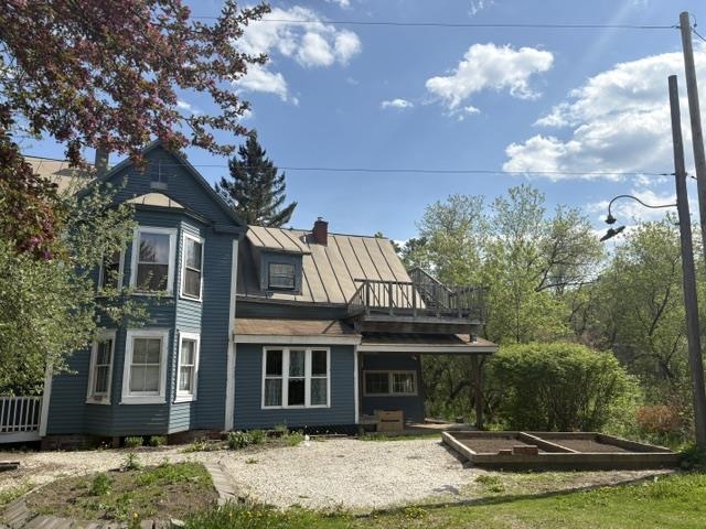 11 Maple Street