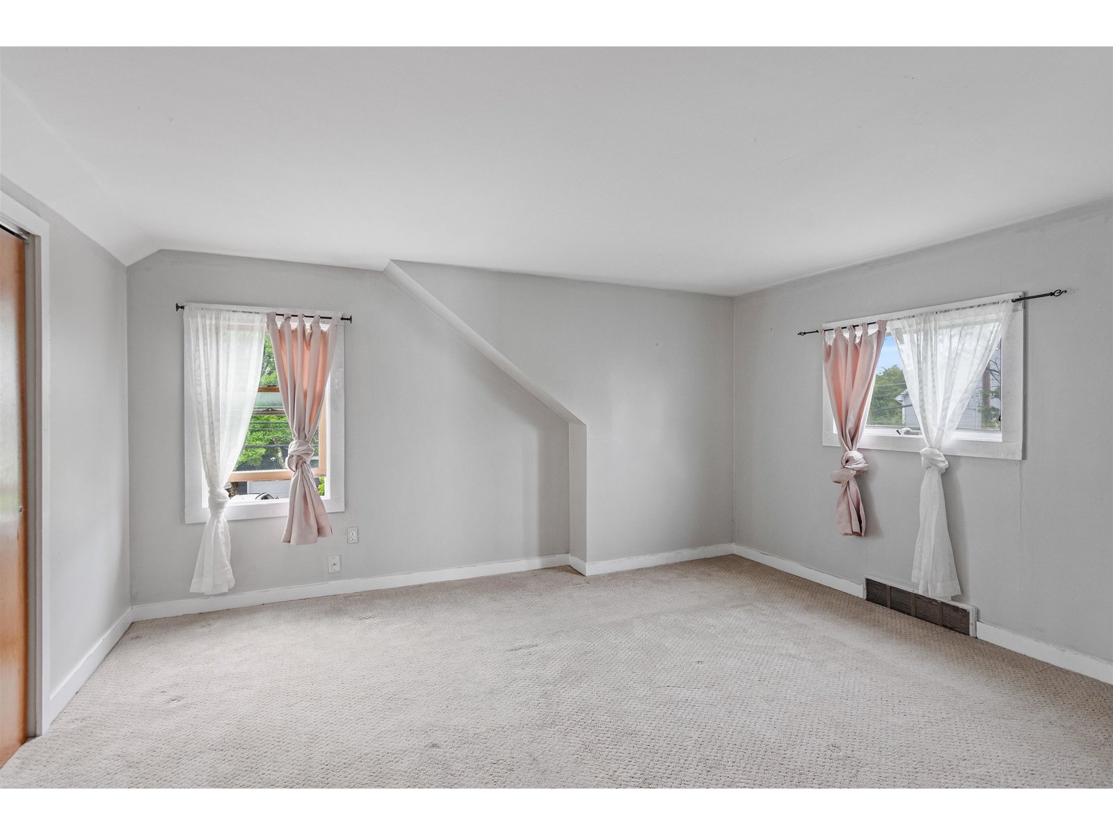 11 South Summit Street