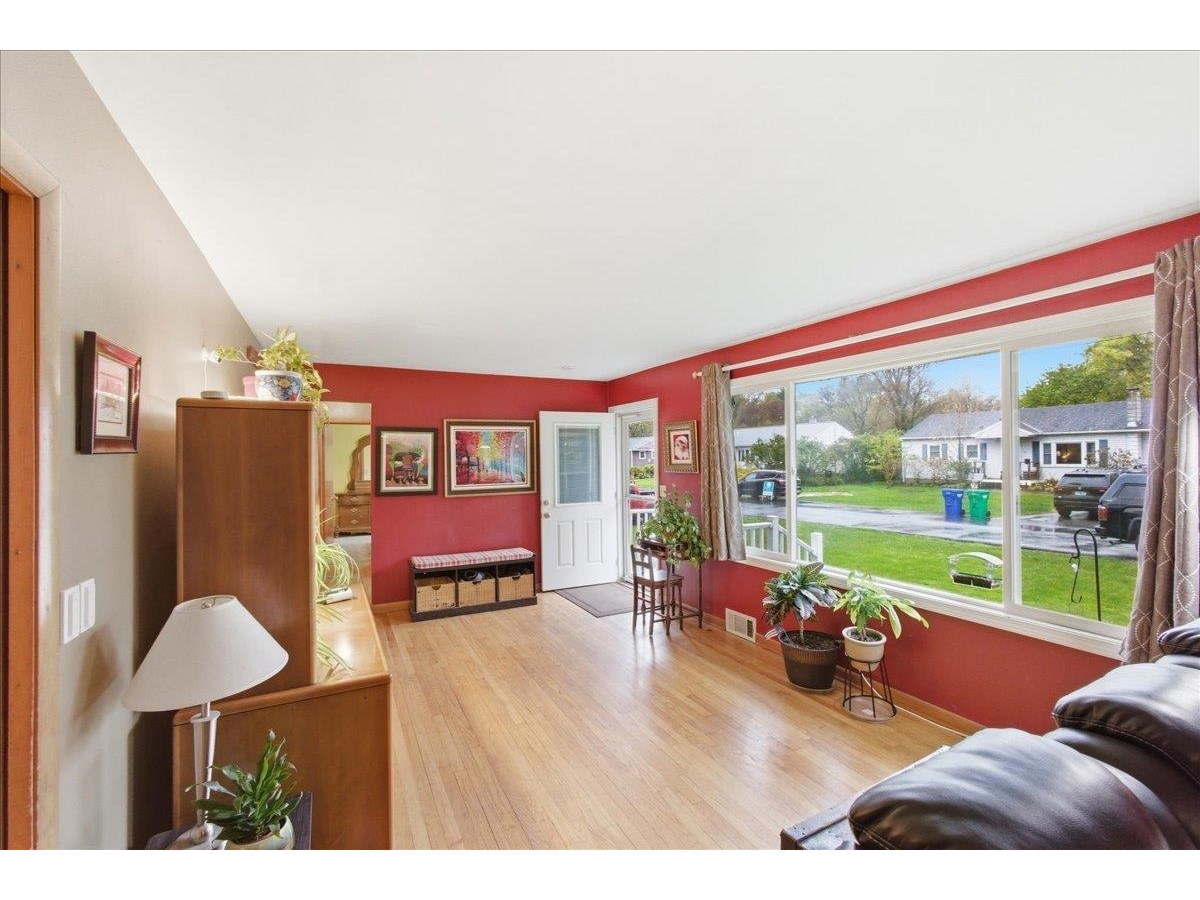 11 Wealthy Avenue
