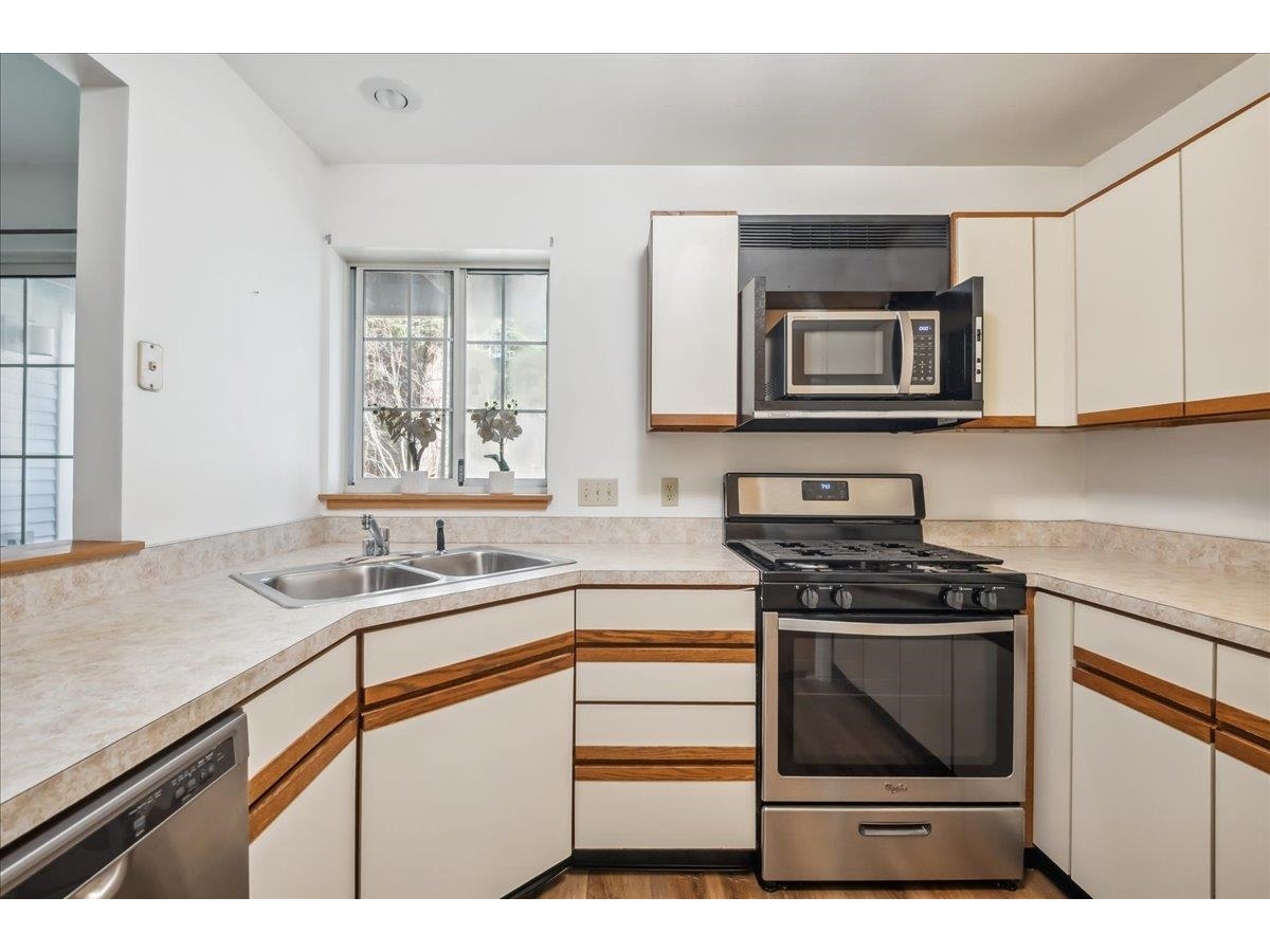 11 Winding Brook Drive
