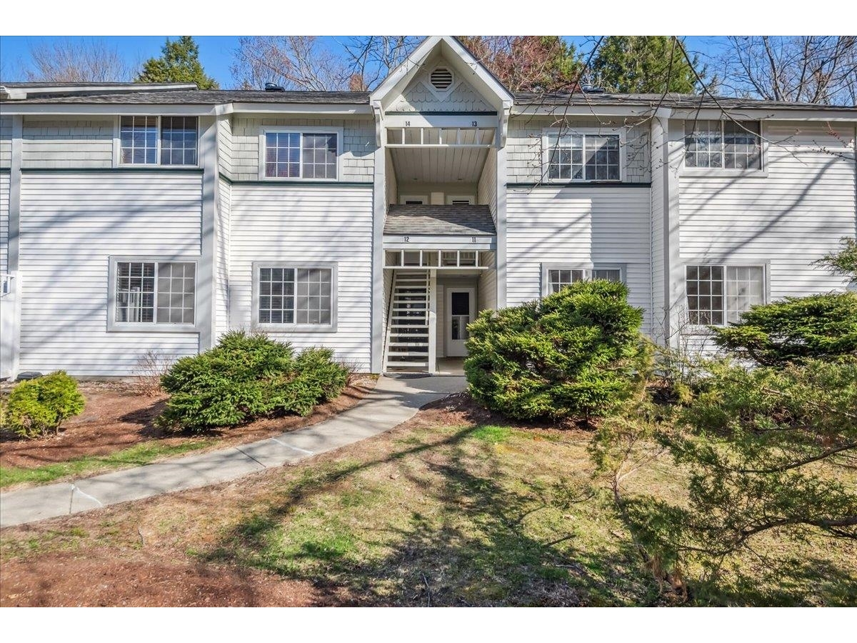 11 Winding Brook Drive