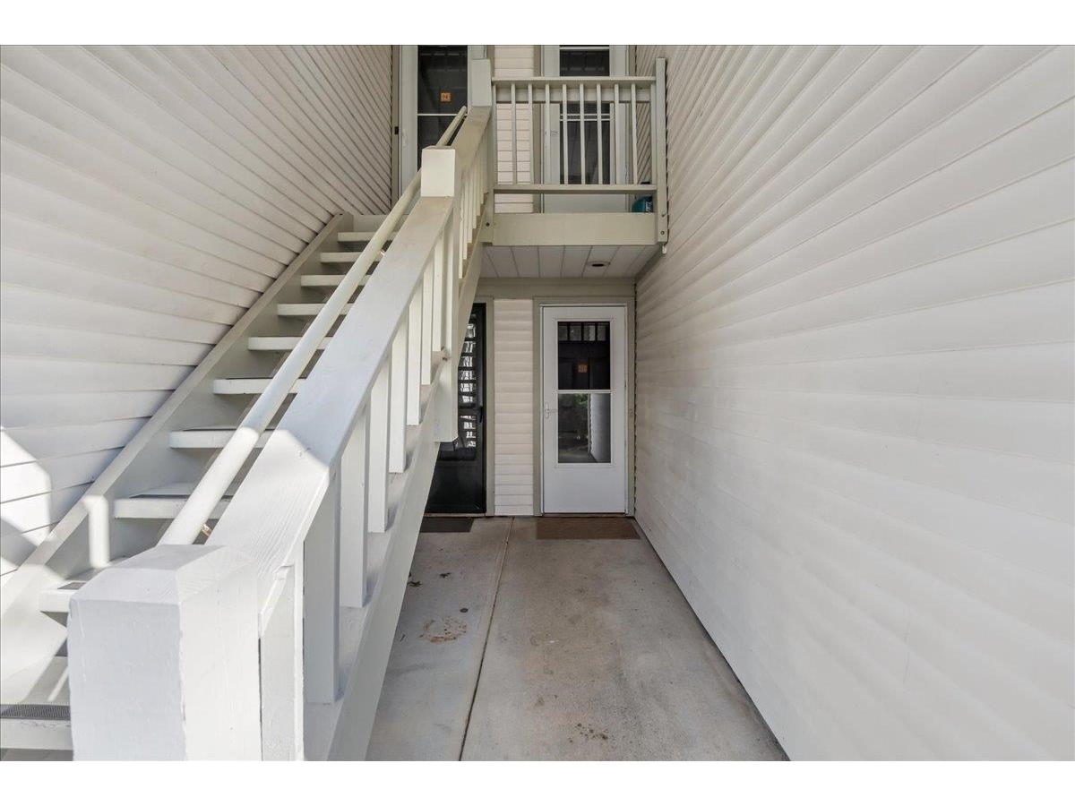 11 Winding Brook Drive