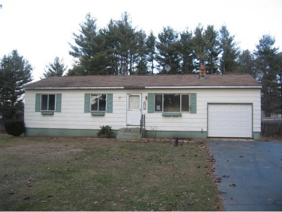 11 Woodcrest Cir