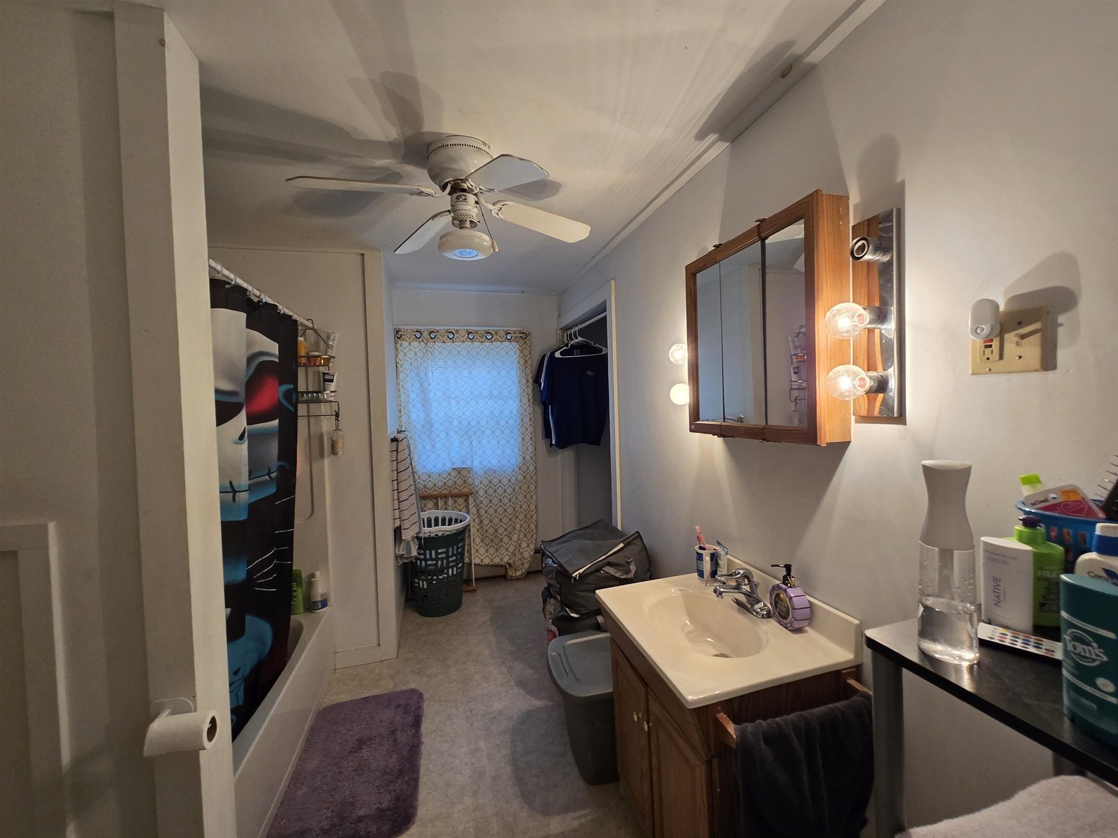 Apt2 full bath