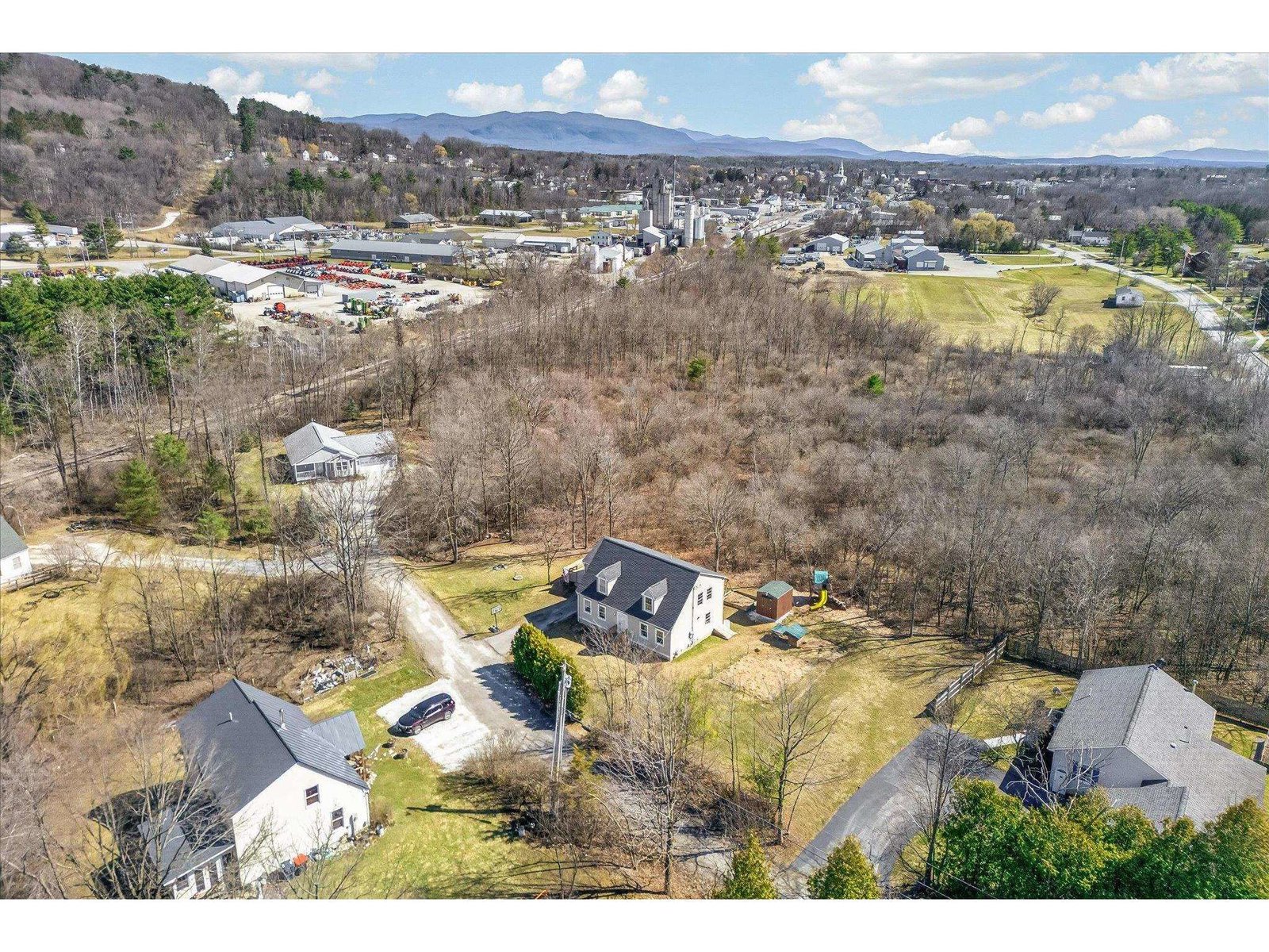 Close to Downtown Middlebury!