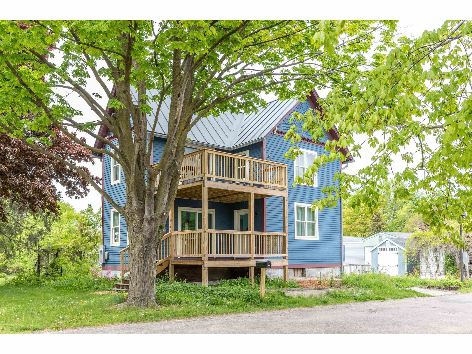 1106 North Avenue, Burlington