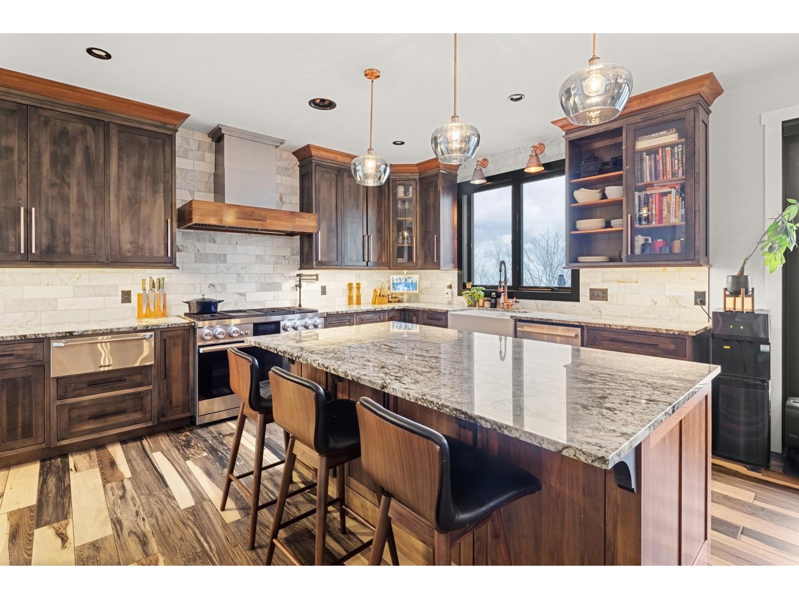 111 Lakeside Avenue