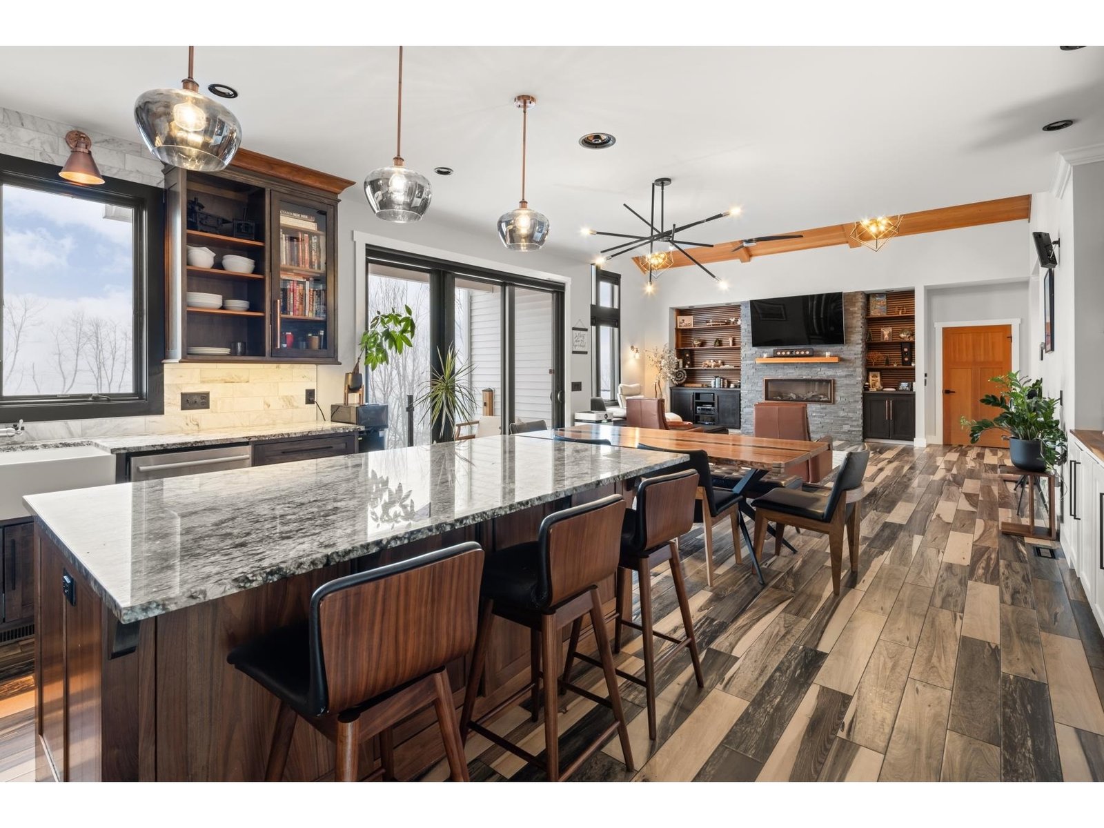 111 Lakeside Avenue