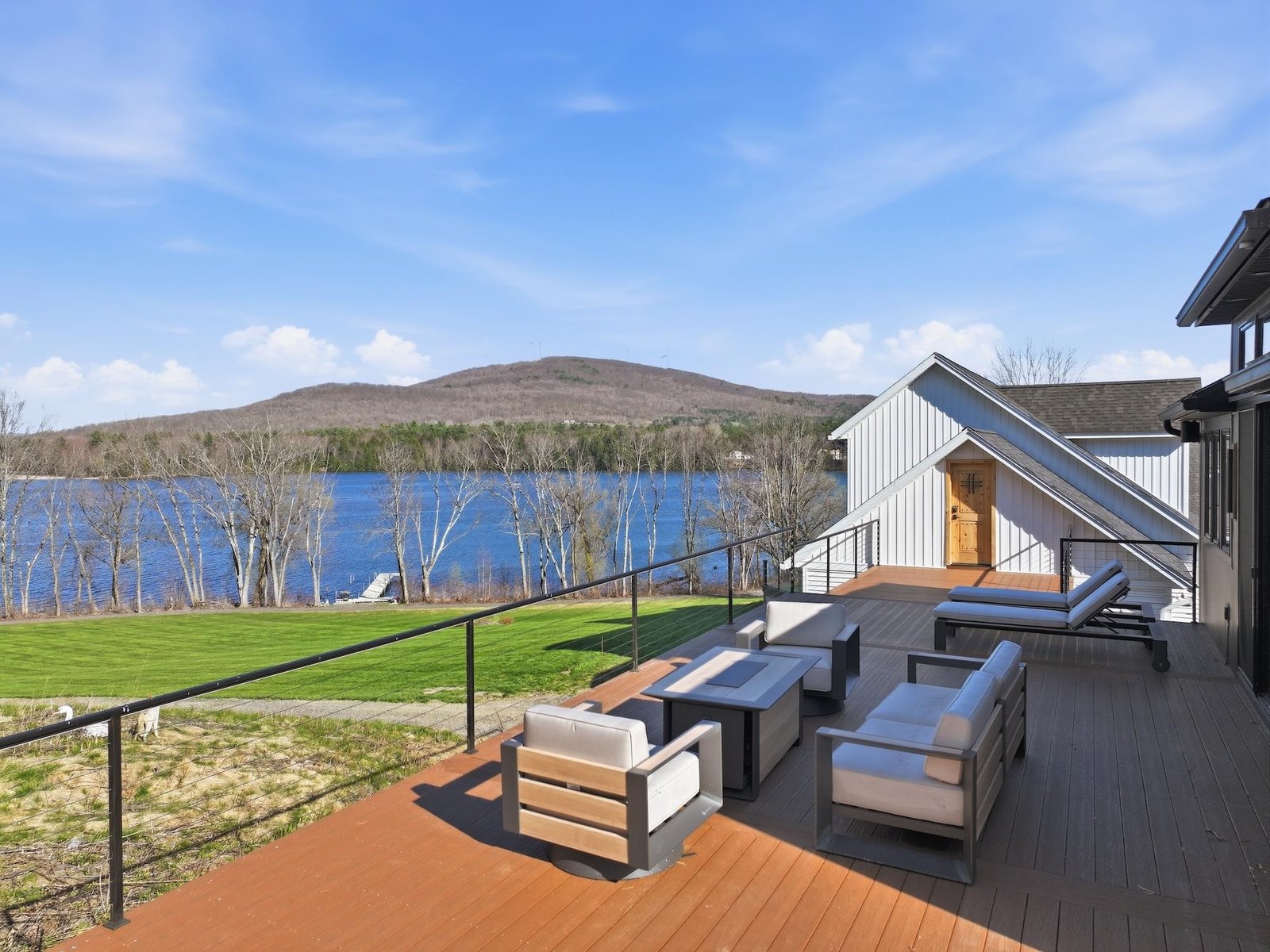 111 Lakeside Avenue