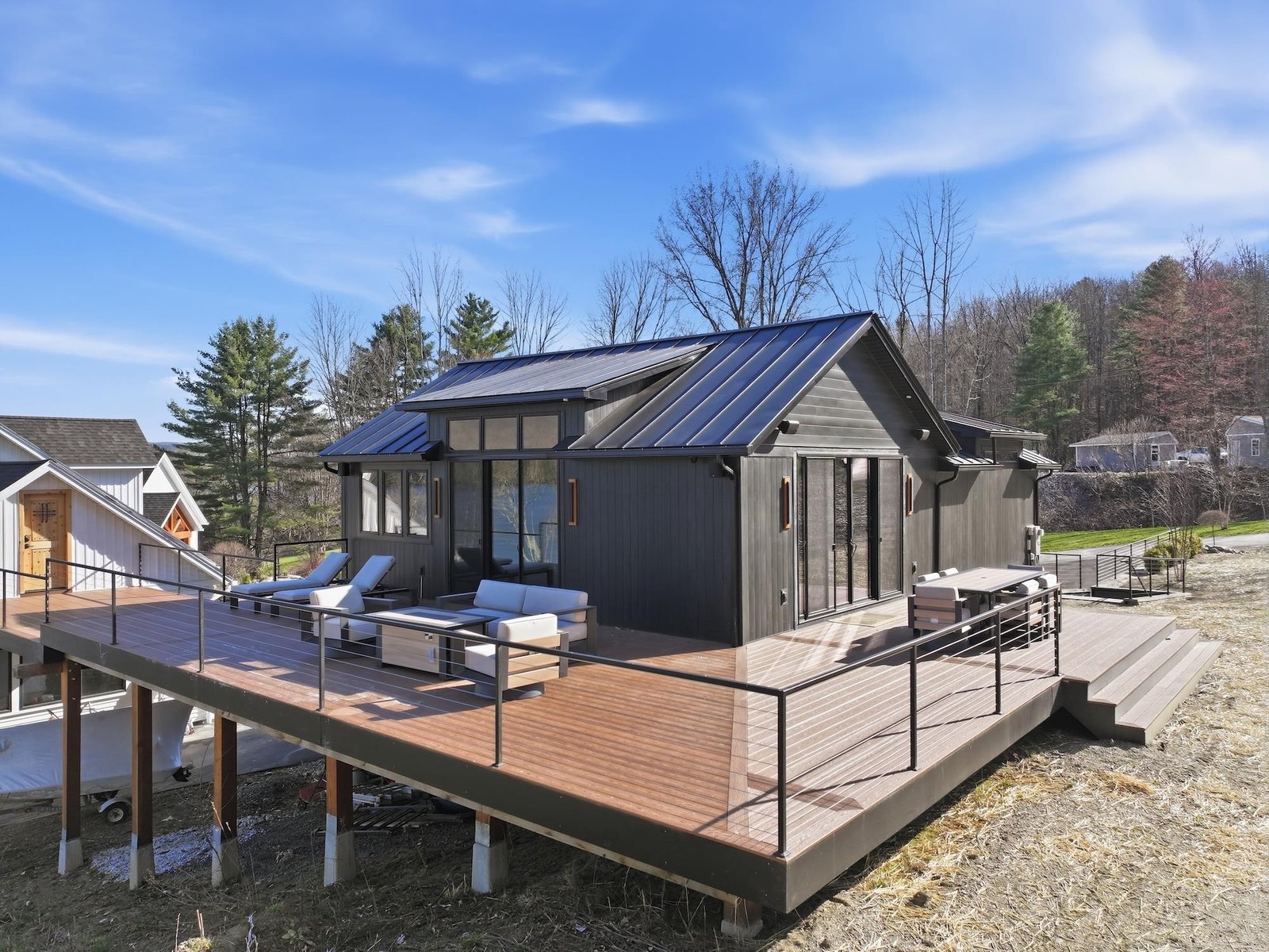 111 Lakeside Avenue