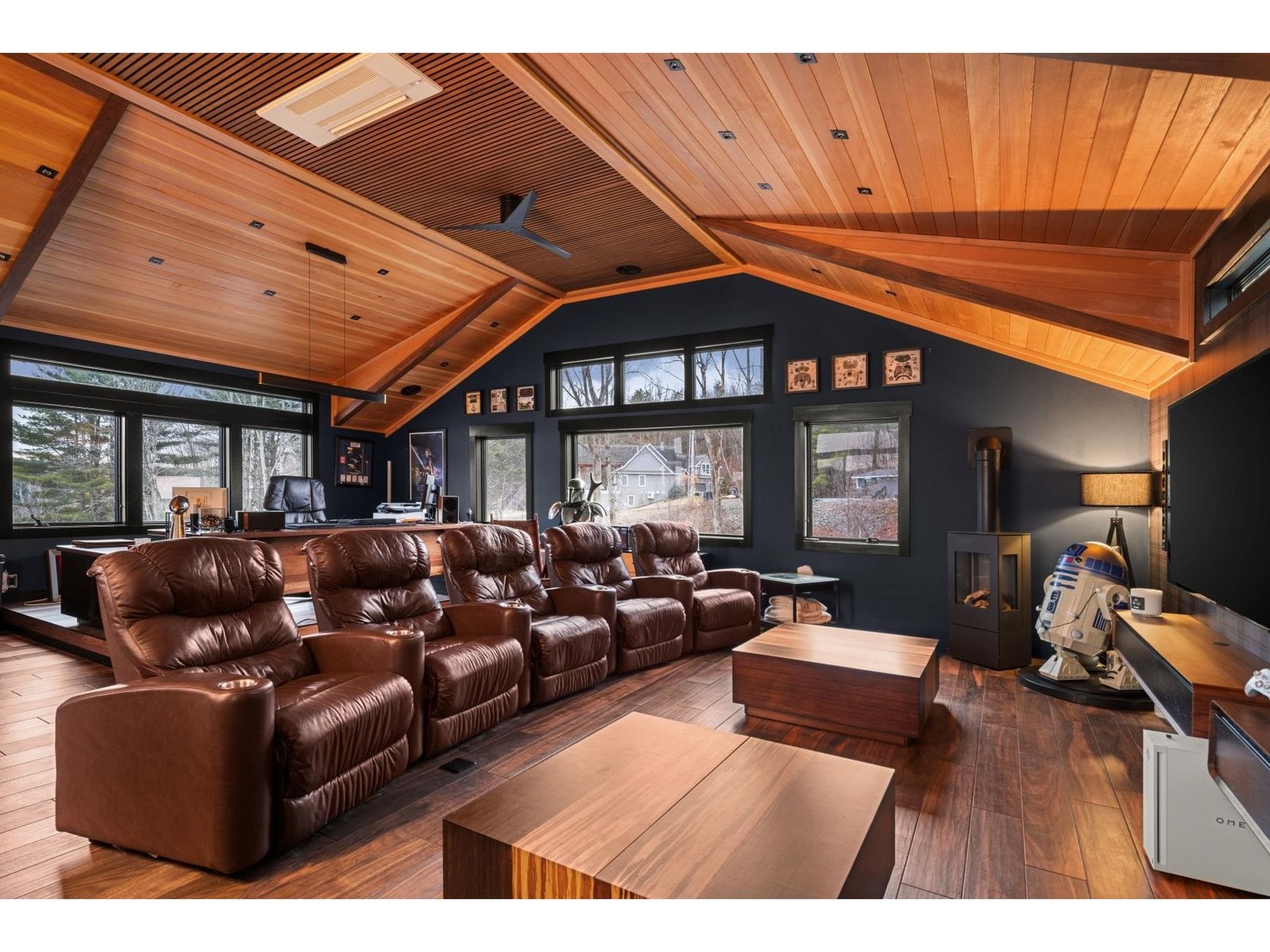 111 Lakeside Avenue