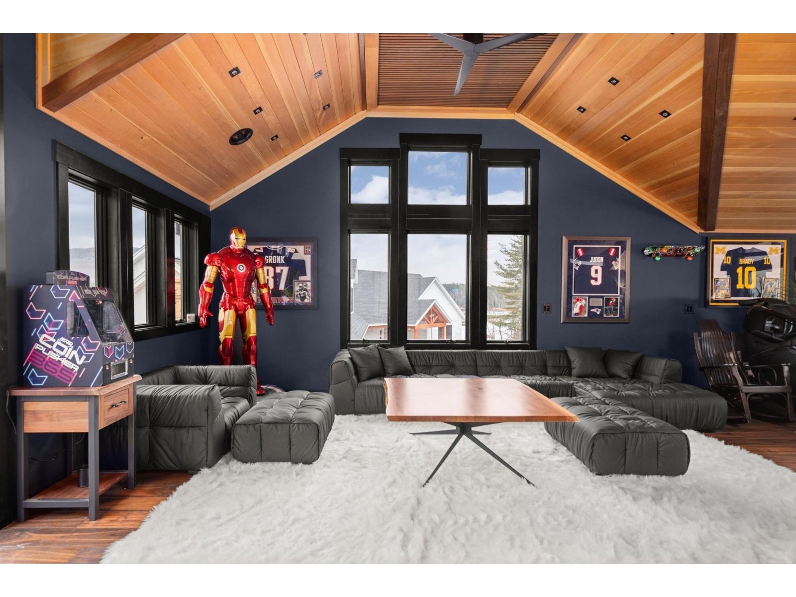 111 Lakeside Avenue