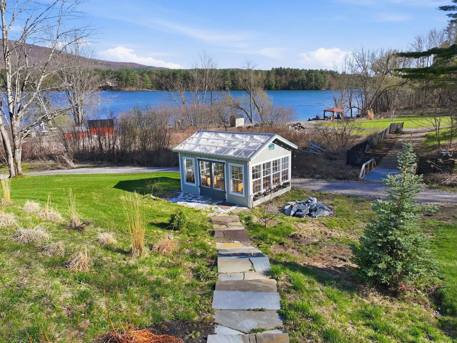111 Lakeside Avenue