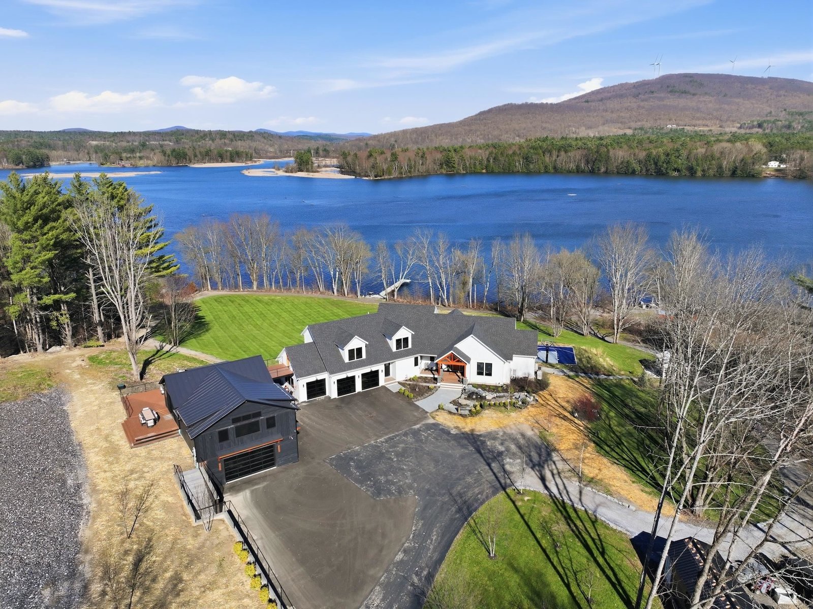 111 Lakeside Avenue