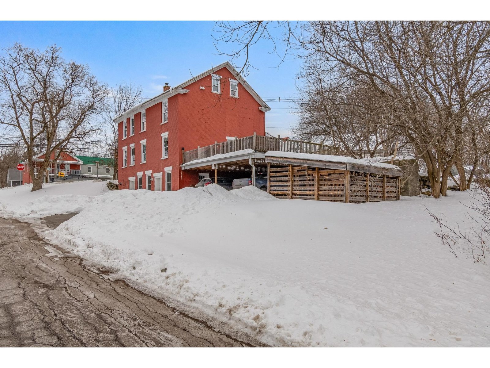 1116 Main Street