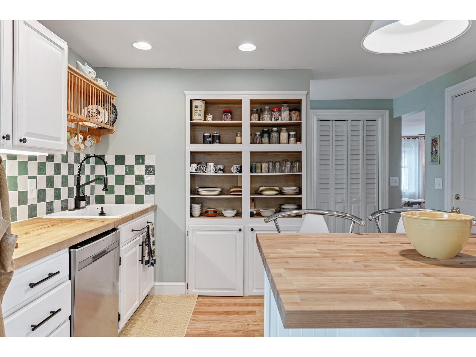 1116 Main Street