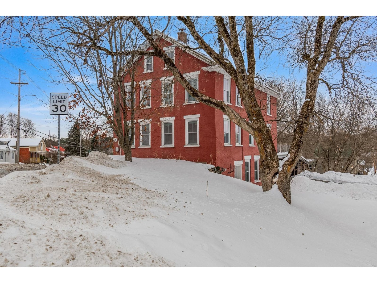 1116 Main Street