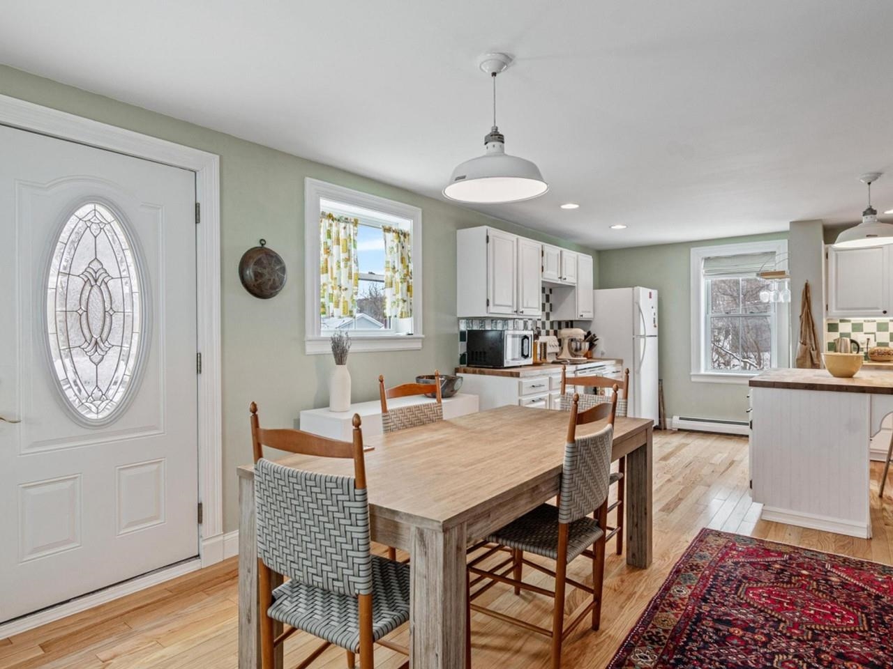 Spacious kitchen/dining area