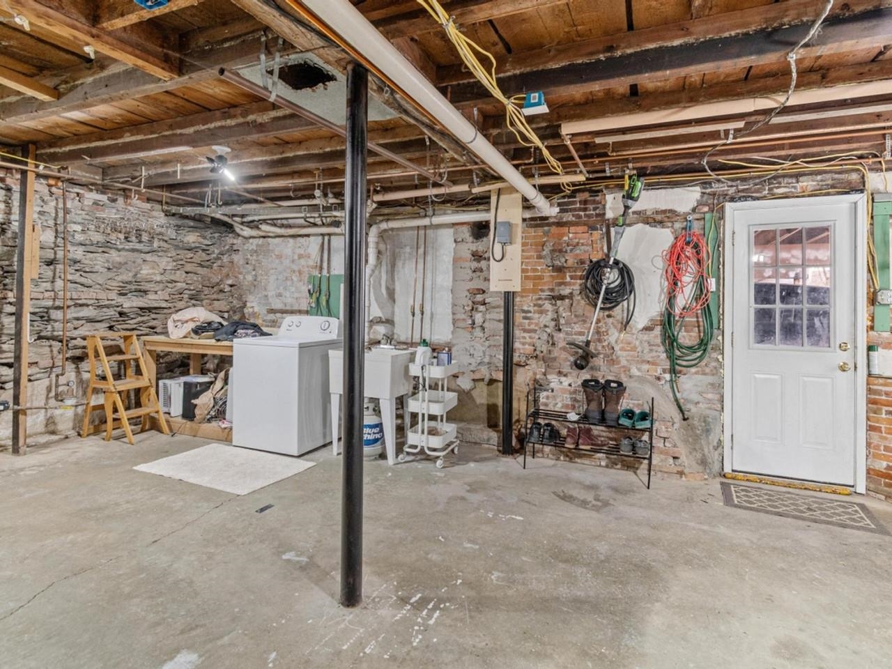 Unfinished walkout basement