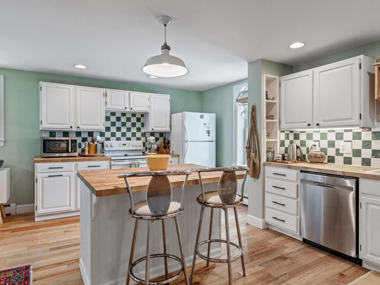 Kitchen island
