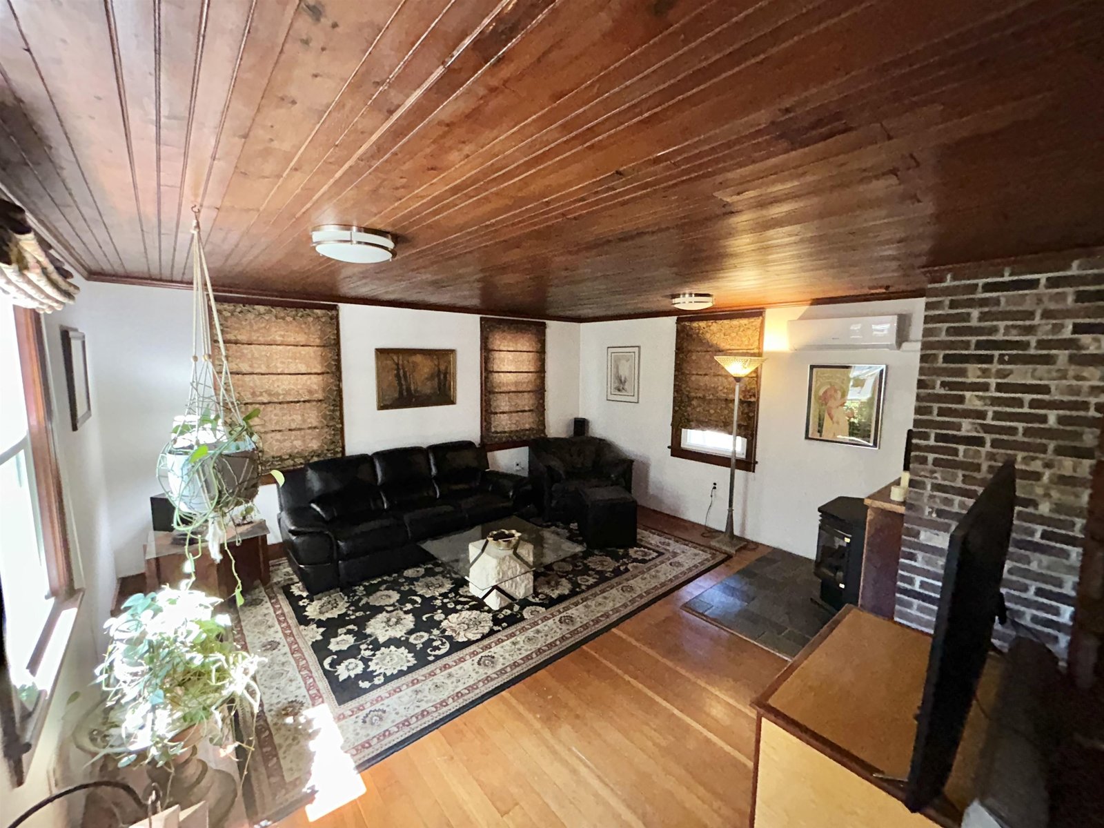112 East Avenue