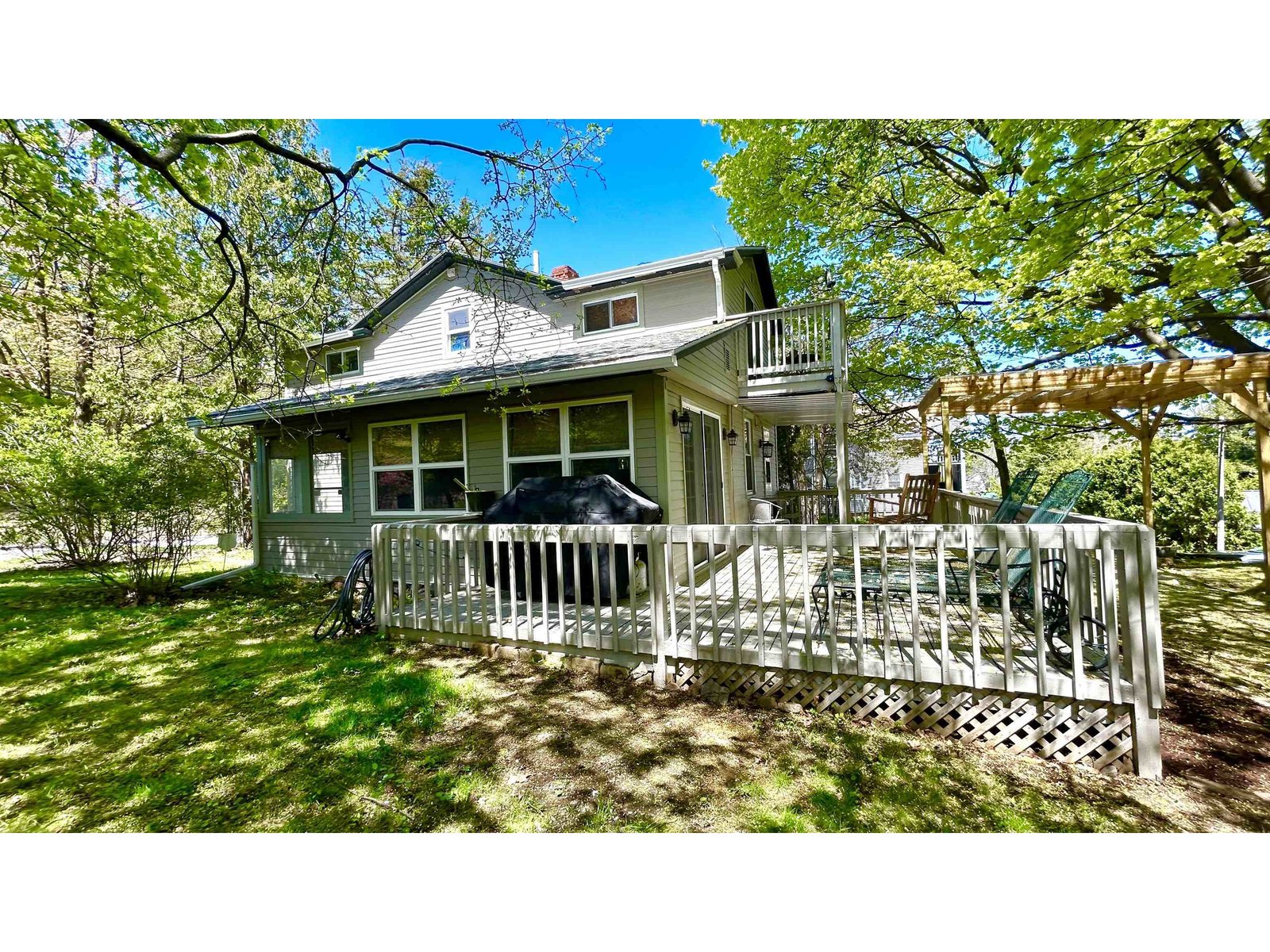 112 East Avenue