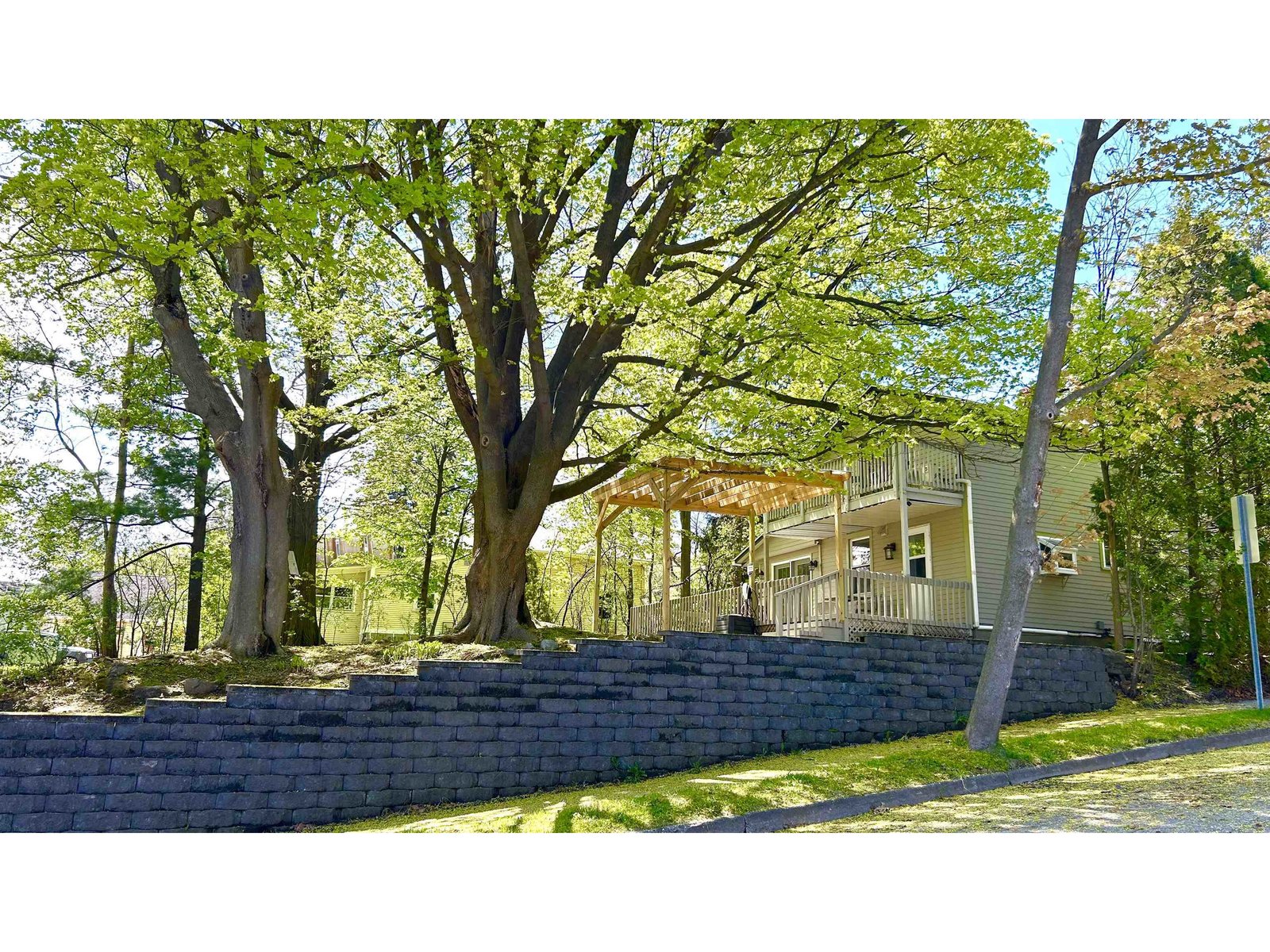 112 East Avenue