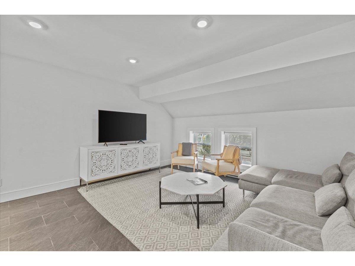 112 Main Street, Unit 8