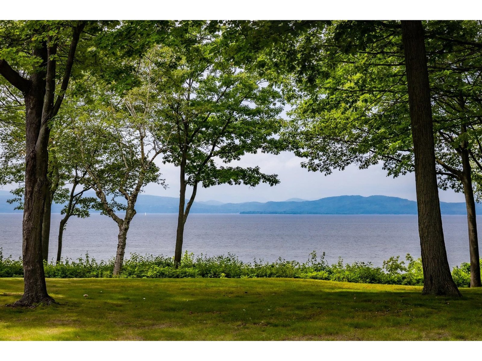 112 Northshore Drive, Burlington