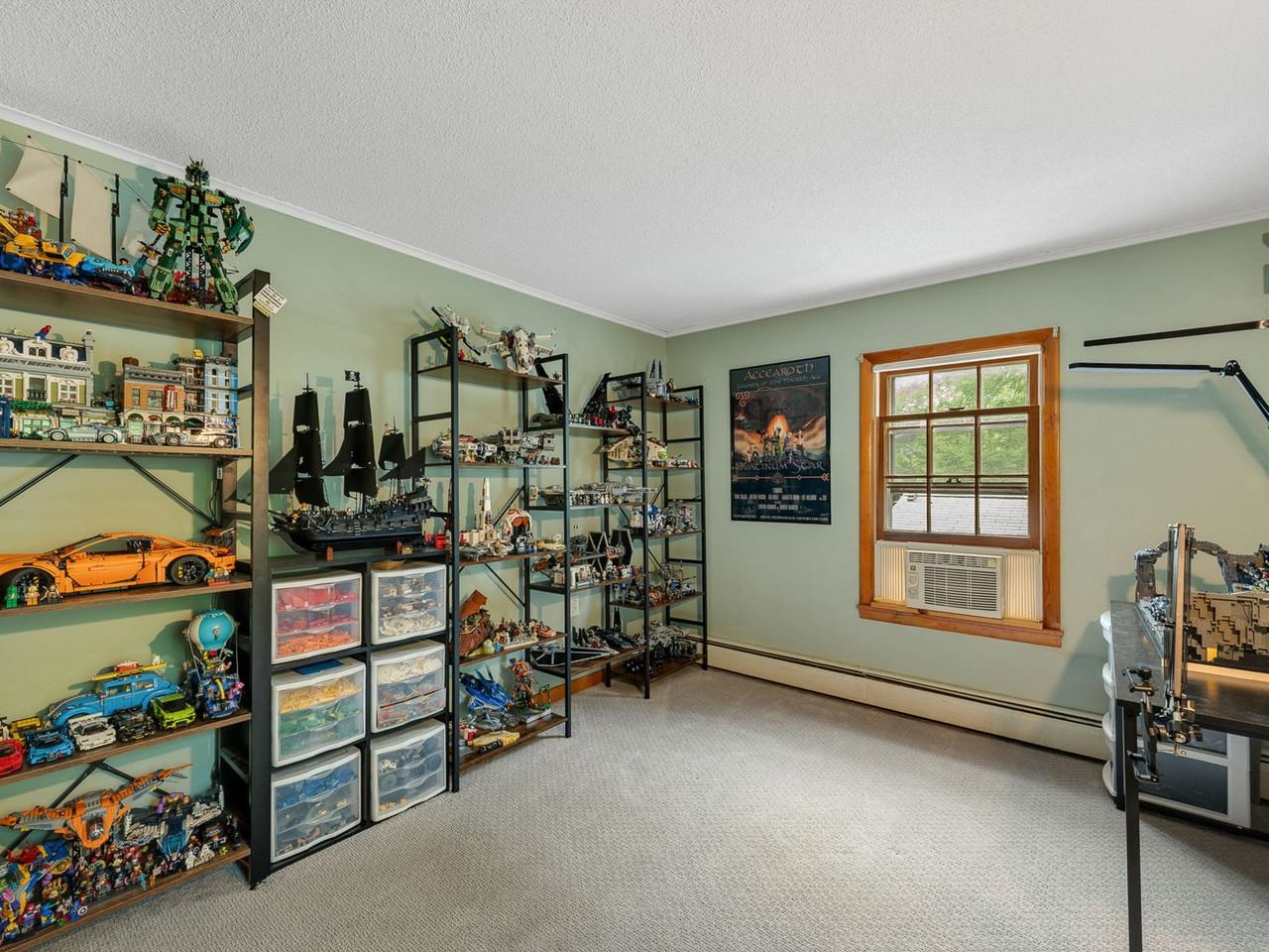 2nd bedroom