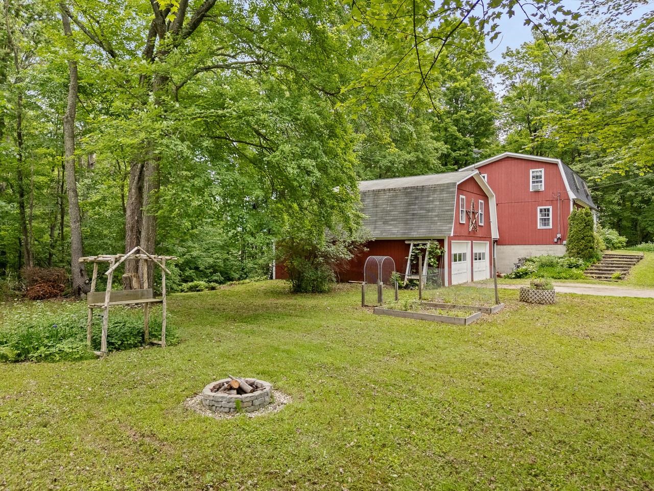 1128 Hardscrabble Road