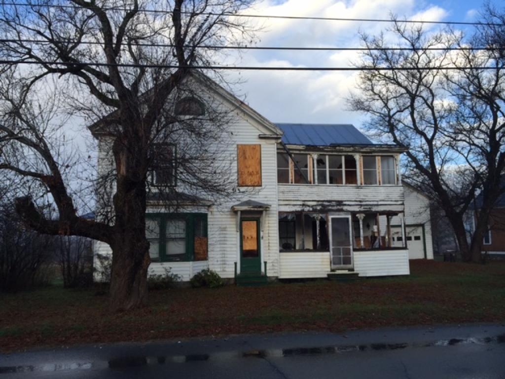 1128 Main St