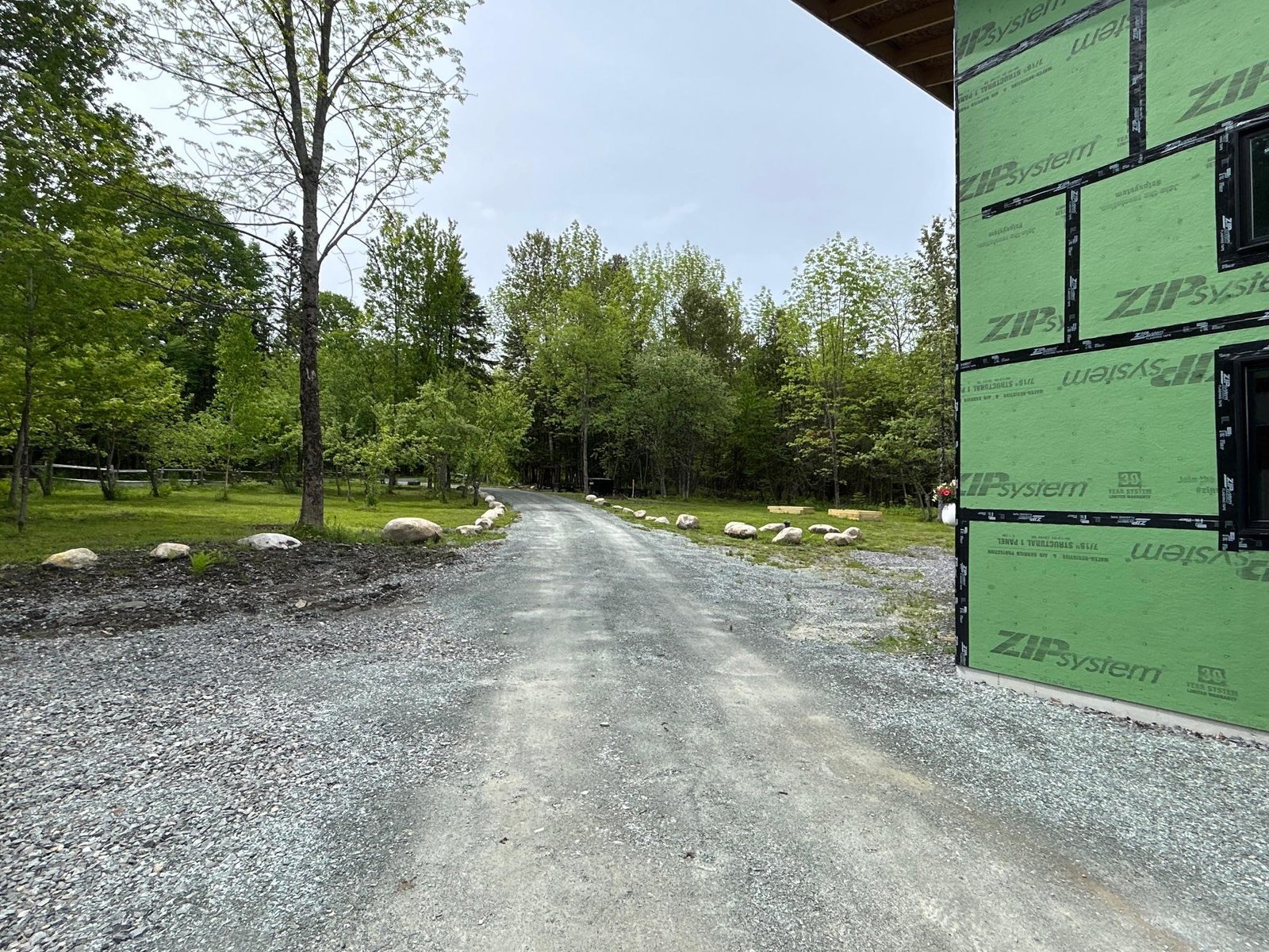 Circular driveway!