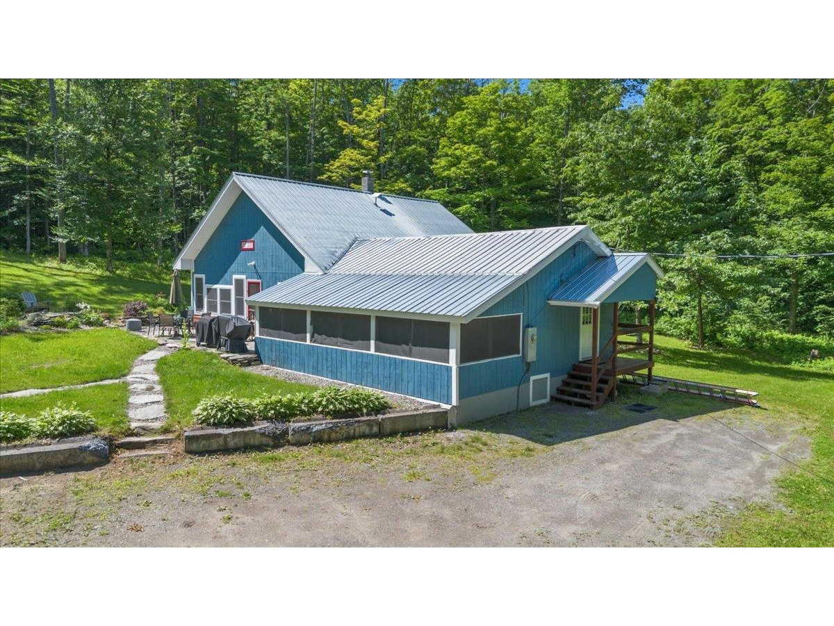 114 W Woodbury Road, Woodbury