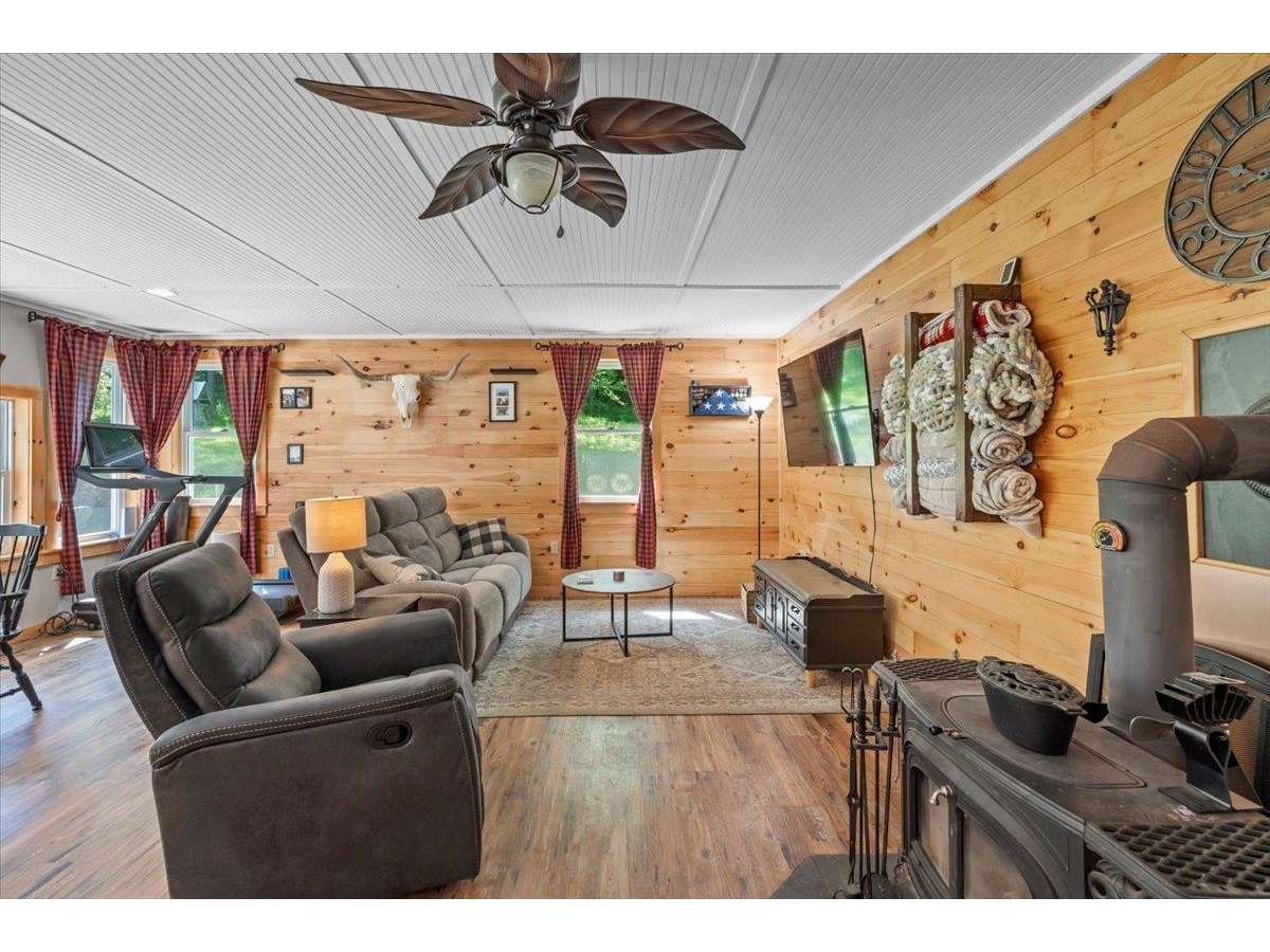 114 W Woodbury Road