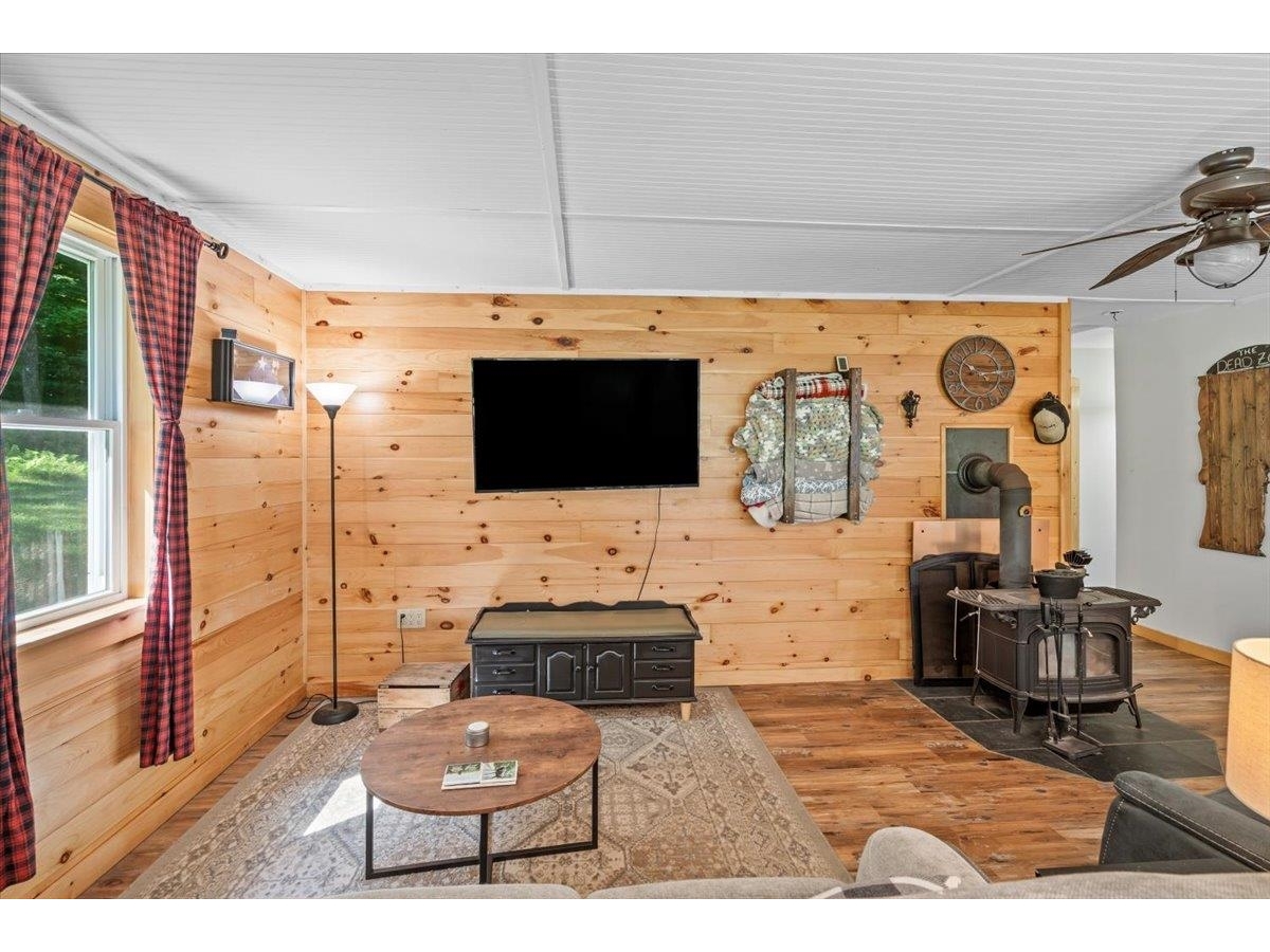 114 W Woodbury Road