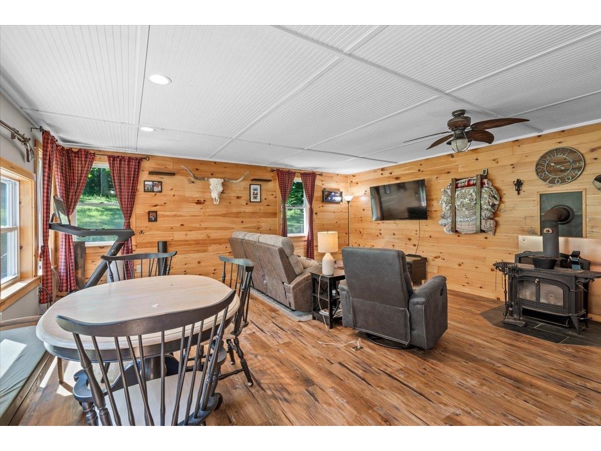 114 W Woodbury Road