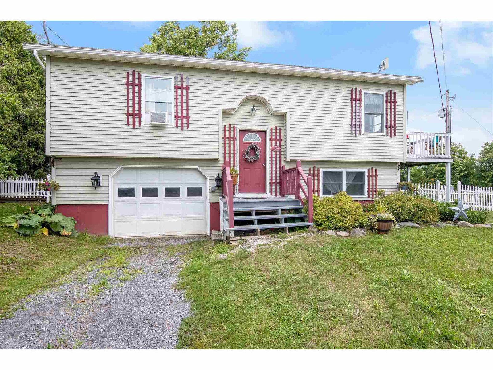 1140 Pond Road
