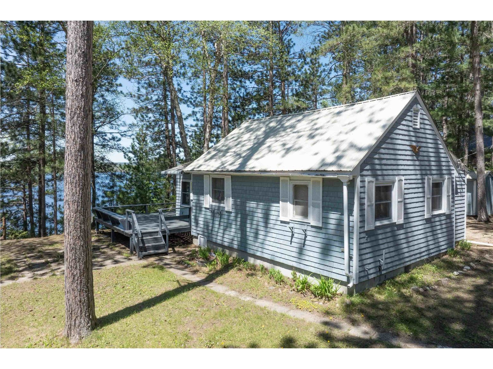 1143 Lakeshore Drive