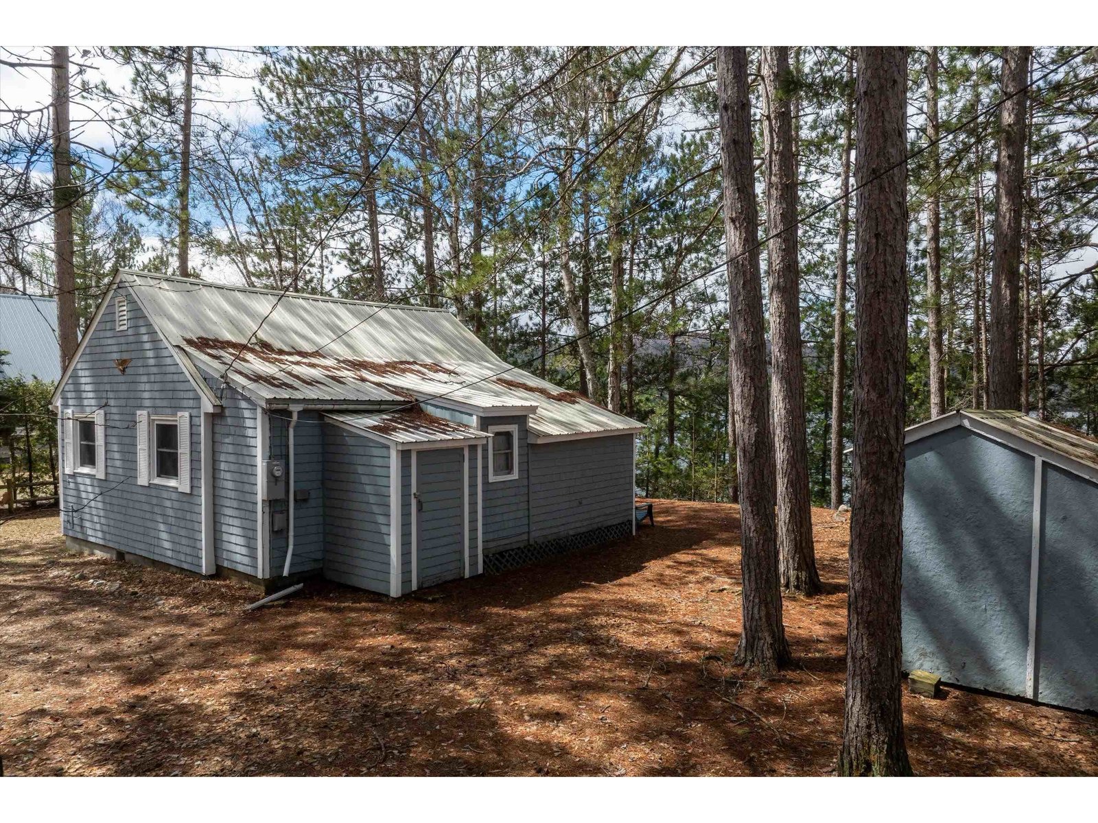 1143 Lakeshore Drive