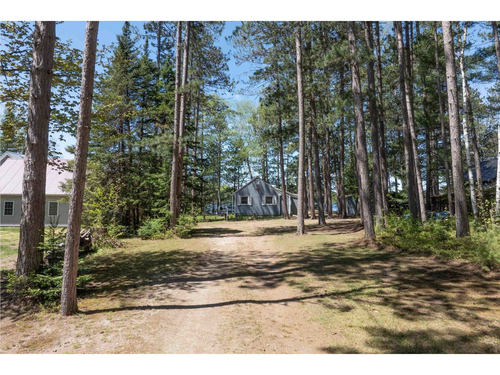 1143 Lakeshore Drive