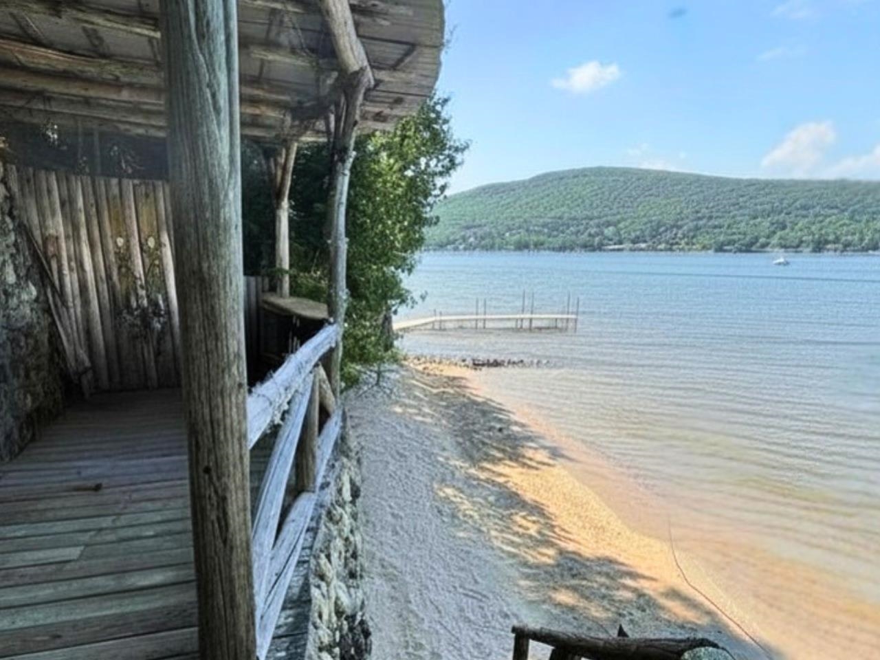 1143 Lakeshore Drive