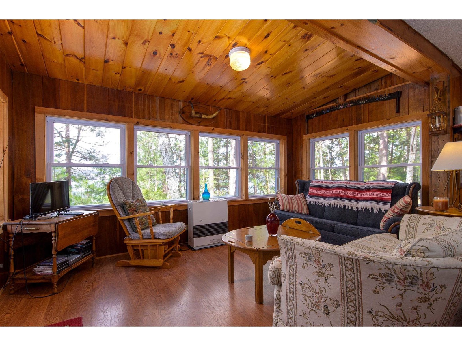1143 Lakeshore Drive