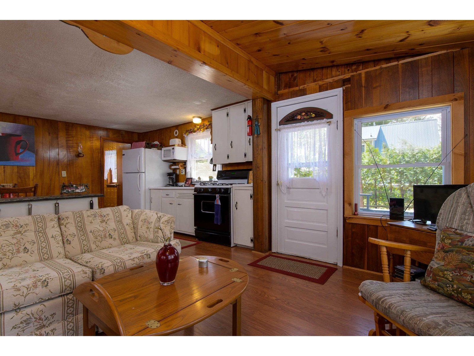 1143 Lakeshore Drive