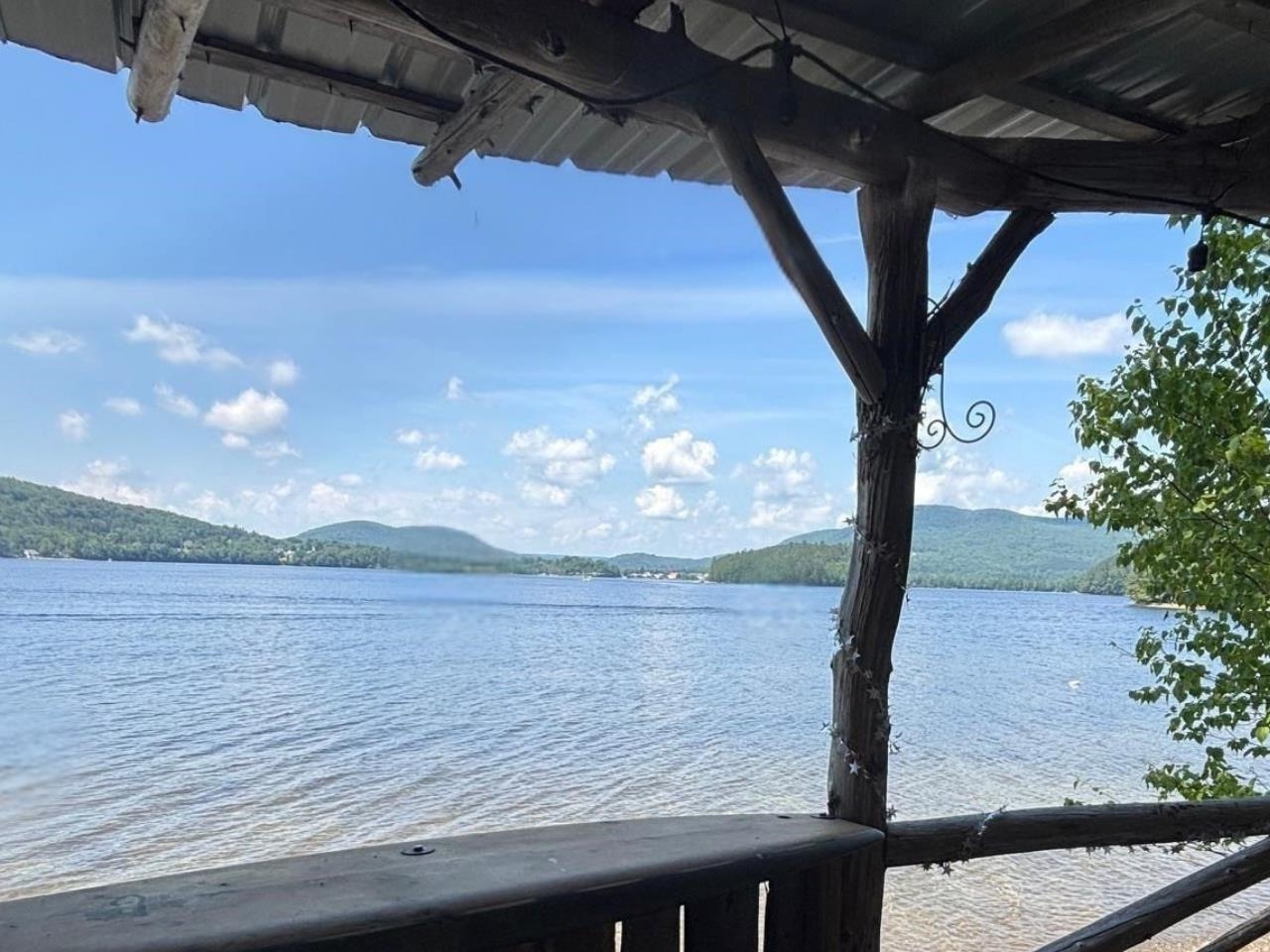 1143 Lakeshore Drive
